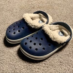 New CROCS Kid’s Classic Lined 10/11 - Navy/white